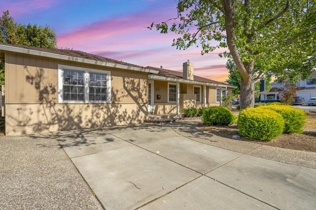 1394 Pauline Drive, Sunnyvale CA: https://media.crmls.org/mediaz/e3ad76b5-6fad-4133-be25-caeaa17f960d.jpg
