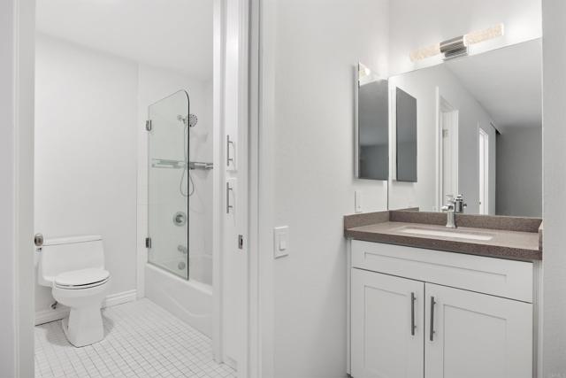 2388 Altisma Way, Carlsbad CA: https://media.crmls.org/mediaz/e3ad99e2-dc8a-465a-ba32-2cb816f8e784.jpg