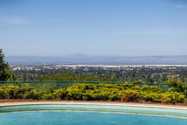 170 Hardwick Road, Woodside CA: https://media.crmls.org/mediaz/e3adc261-4d53-496a-b0ea-48db8ef99380.jpg