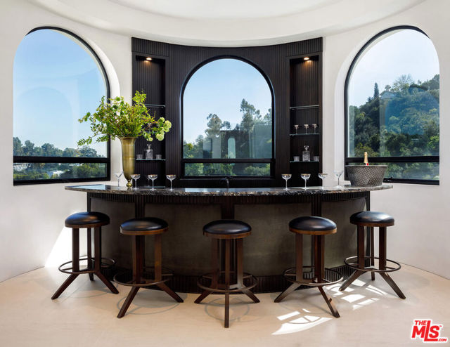 10697 Somma Way, Los Angeles CA: https://media.crmls.org/mediaz/e3ae07a1-d0c6-49a0-8e0d-b71db2351214.jpg