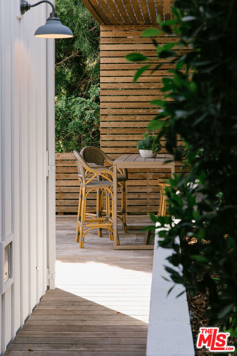 31866 Seafield Drive, Malibu CA: https://media.crmls.org/mediaz/e3ae089e-34ca-433e-bf96-8092d2123392.jpg
