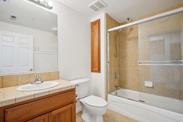 3245 Dublin Blvd, Dublin CA: https://media.crmls.org/mediaz/e3ae6123-0430-4786-9696-6c55faabf84a.jpg