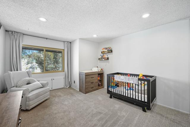 10250 Caminito Cuervo, San Diego CA: https://media.crmls.org/mediaz/e3ae6c90-0007-4e2c-aad9-b81219f4fb52.jpg
