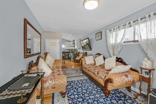 419 Harvey Way, Pacifica CA: https://media.crmls.org/mediaz/e3af77ae-9d20-4374-8dcf-c503d5c3994c.jpg