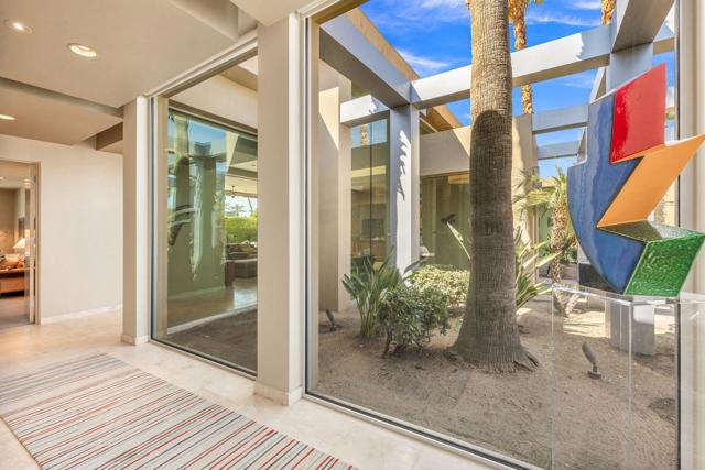 28 Sun Ridge Circle, Rancho Mirage CA: https://media.crmls.org/mediaz/e3b0680e-0cd9-4740-a476-1453328a5373.jpg