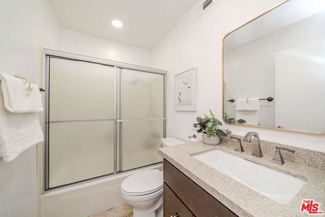 2366 Applewood Circle, Fullerton CA: https://media.crmls.org/mediaz/e3b09444-d816-4a20-a2ad-b1ec16157367.jpg