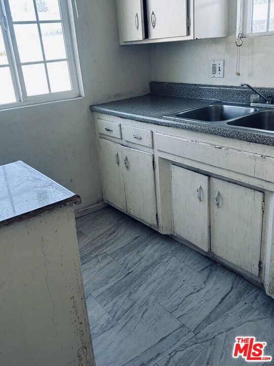 1422 West 104th Street photo 23
