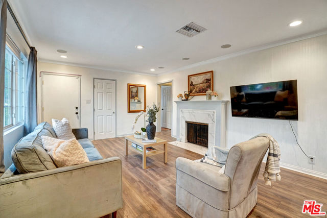 6230 Peach Avenue, Van Nuys CA: https://media.crmls.org/mediaz/e3b09ac6-837b-48e2-a607-1afd669ba823.jpg