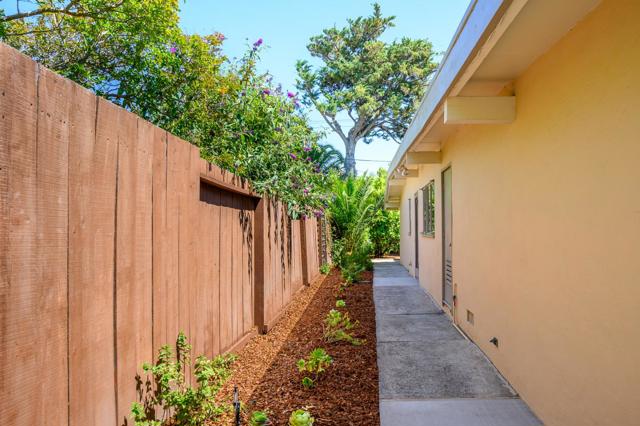 3129 Stelling Drive, Palo Alto CA: https://media.crmls.org/mediaz/e3b0cd64-4eae-4f43-a13f-24f3c8614c35.jpg