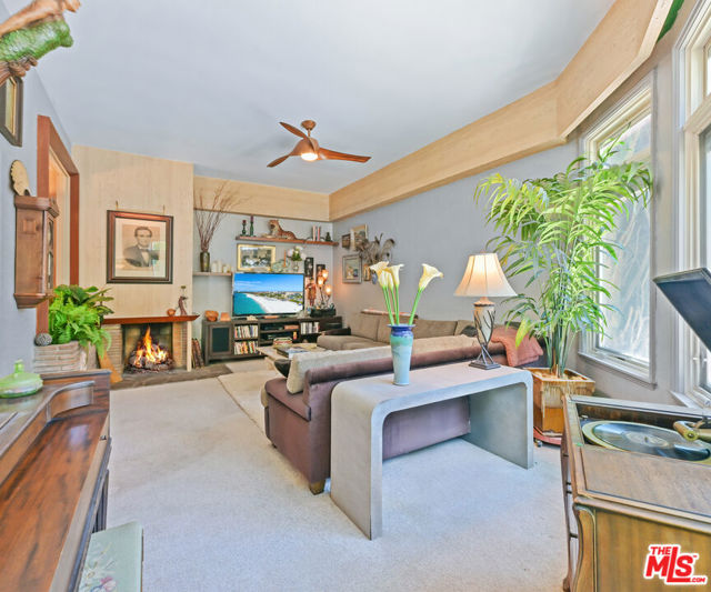 2228 Vista Del Mar Place, Los Angeles CA: https://media.crmls.org/mediaz/e3b0d041-b0f4-4a5c-a434-6101f44662cd.jpg