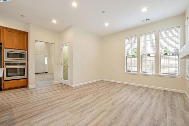 4293 OLIVER WAY, Union City CA: https://media.crmls.org/mediaz/e3b0e200-f109-47ab-a8de-6a376a9407c6.jpg