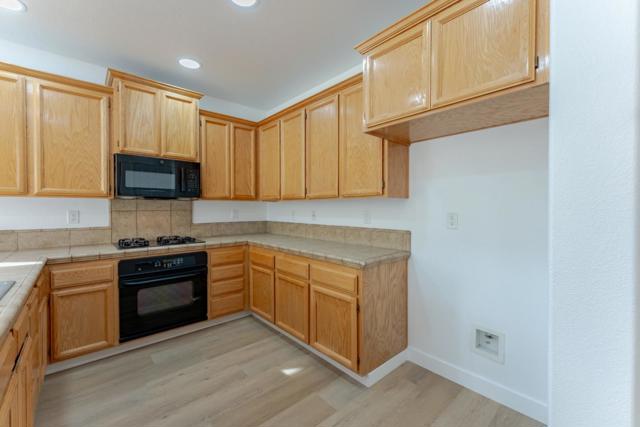 1078 Silver Spur Way, Plumas Lake CA: https://media.crmls.org/mediaz/e3b2b9c0-1409-42ab-b3d9-db540d834ff4.jpg