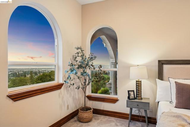 Image 43 of 60 For 33 Somerset Rd