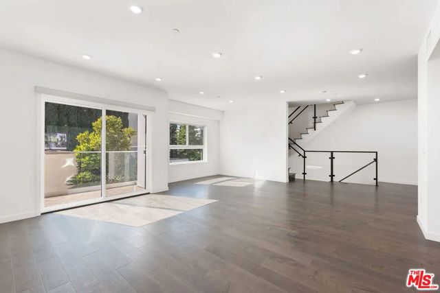 849 N Alta Vista Boulevard, Los Angeles CA: https://media.crmls.org/mediaz/e3b30558-59db-4500-971b-c92c1c1deb29.jpg