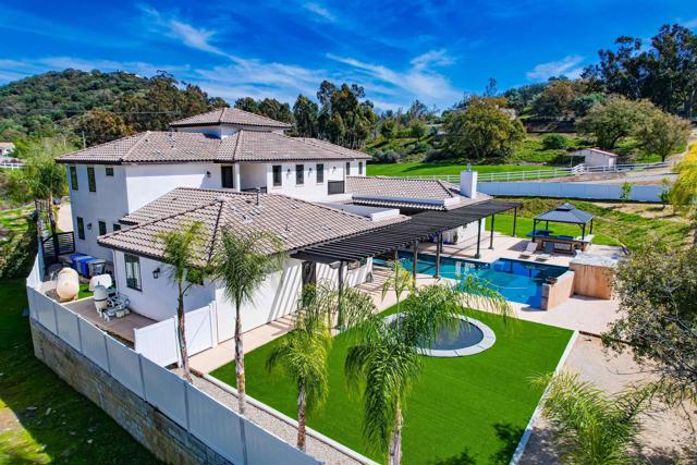 2184 Pacific Crest Dr, Alpine CA: https://media.crmls.org/mediaz/e3b36bf5-fa0f-4318-a606-841ada9d7734.jpg