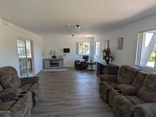 Detail Gallery Image 12 of 50 For 564 Larchwood Dr, San Marcos,  CA 92069 - 3 Beds | 2 Baths