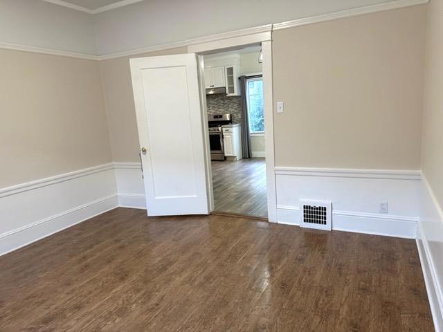 Image 12 of 32 For 227 Lux Avenue