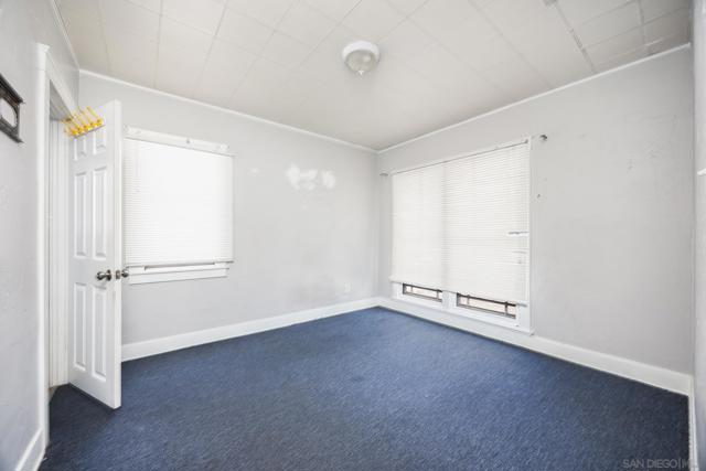 4276 35Th St, San Diego CA: https://media.crmls.org/mediaz/e3b49913-6090-44b1-a537-b6e25ceb62b6.jpg