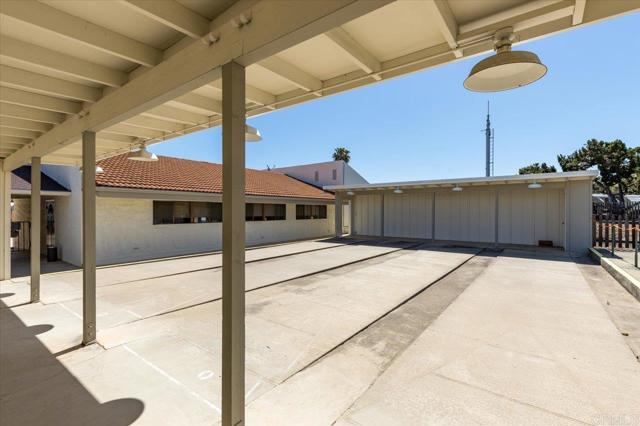 1501 Anza Avenue, Vista CA: https://media.crmls.org/mediaz/e3b4b637-e921-4bde-85c8-0330e9619cf0.jpg