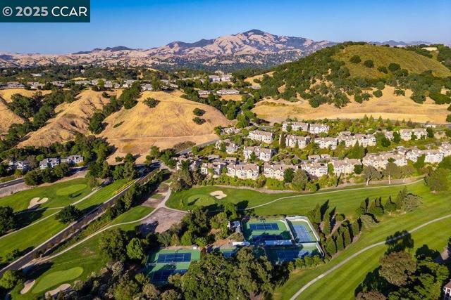 4332 Terra Granada Dr, Walnut Creek CA: https://media.crmls.org/mediaz/e3b4dadf-e99d-478d-8f6a-4567165e6234.jpg