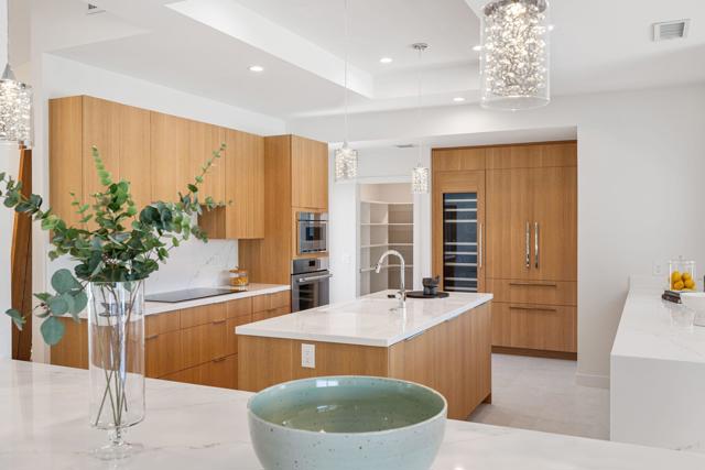 46380 Desert Lily Drive, Palm Desert CA: https://media.crmls.org/mediaz/e3b52001-1682-4c5e-88be-32ff150ab353.jpg