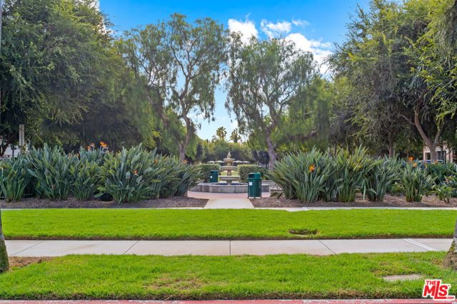 1 Bed Home for Sale in Playa Vista, California