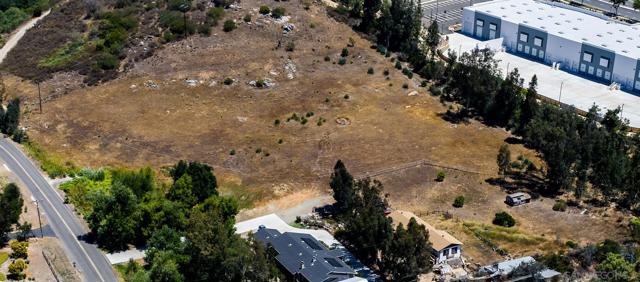 0 Kauana Loa Dr, Escondido CA: https://media.crmls.org/mediaz/e3b560dd-596f-47a1-8d77-df7fea790dda.jpg