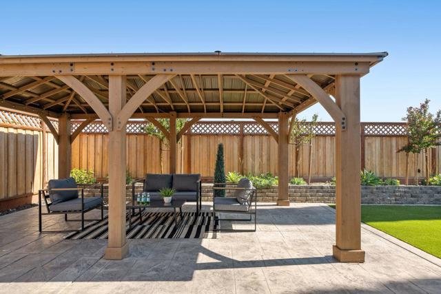 1800 McPeak Court, Tracy CA: https://media.crmls.org/mediaz/e3b5a49d-6bee-4735-bf96-33dcb2981f9d.jpg