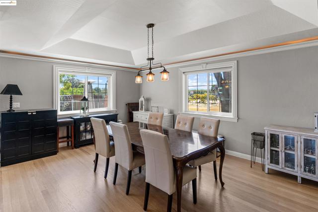 1600 Eden Plains Rd, Brentwood CA: https://media.crmls.org/mediaz/e3b5a826-5c89-41c4-b76a-c6bab6fae5cf.jpg