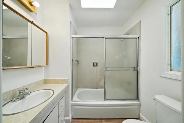 3920 Oneill Drive, San Mateo CA: https://media.crmls.org/mediaz/e3b6711b-055e-4095-aeef-e20fcc8bb0fc.jpg