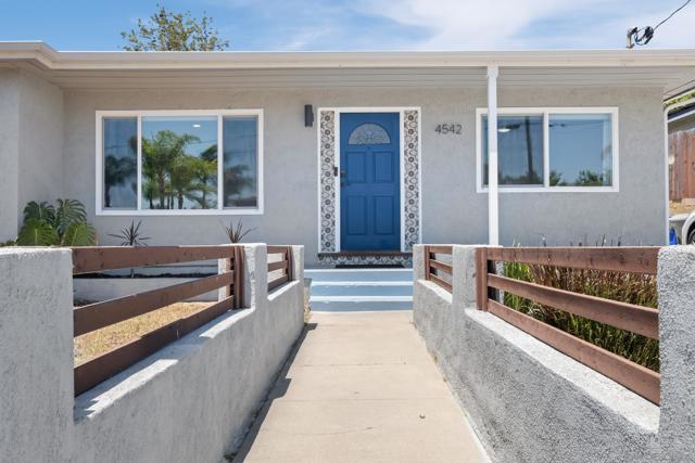 4542 Toni Lane, La Mesa CA: https://media.crmls.org/mediaz/e3b6c212-aa4f-4e81-88a8-edff918be127.jpg