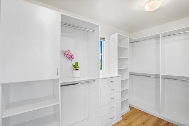 5032 Manor Ridge Ln, San Diego CA: https://media.crmls.org/mediaz/e3b6c51a-9165-441e-ba3c-3b35f7a2d9e4.jpg