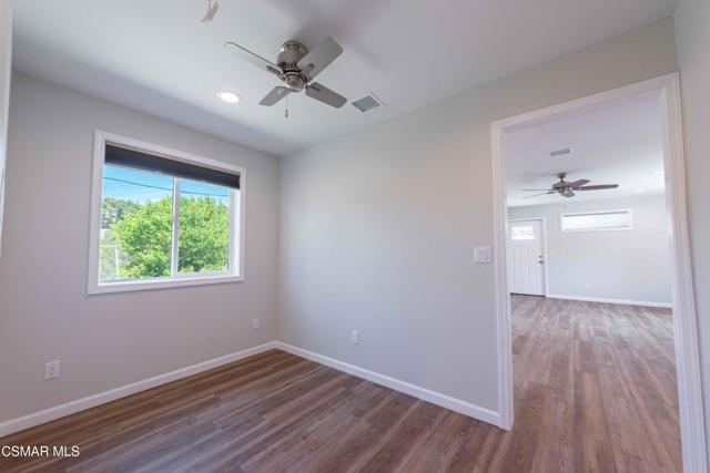 1499 Calle Morera, Thousand Oaks CA: https://media.crmls.org/mediaz/e3b7147c-5b3f-4ed2-afa6-a76fad15bf49.jpg