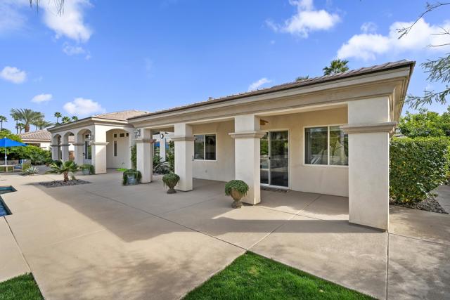 50 Toscana E Way, Rancho Mirage CA: https://media.crmls.org/mediaz/e3b74f54-5c5e-4909-a34f-4f1f5c90e843.jpg
