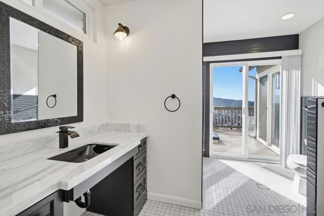 12835 Via Caballo Rojo, San Diego CA: https://media.crmls.org/mediaz/e3b7857c-5c37-43a1-95cb-8c786effaf47.jpg