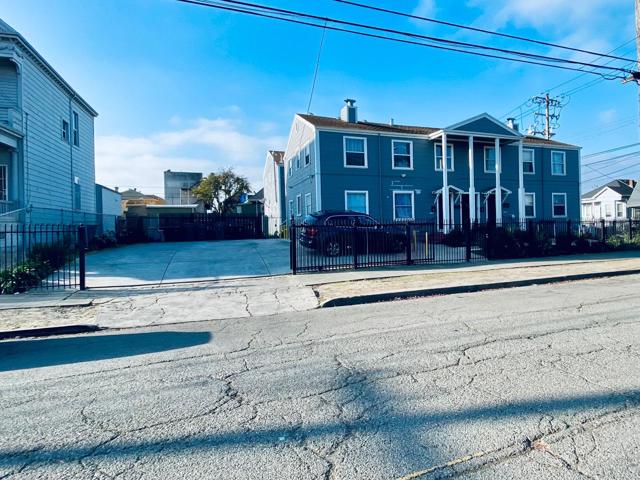 1507 E 15th Street, Oakland CA: https://media.crmls.org/mediaz/e3b7f72f-4a17-4012-8c41-69f8138bea36.jpg
