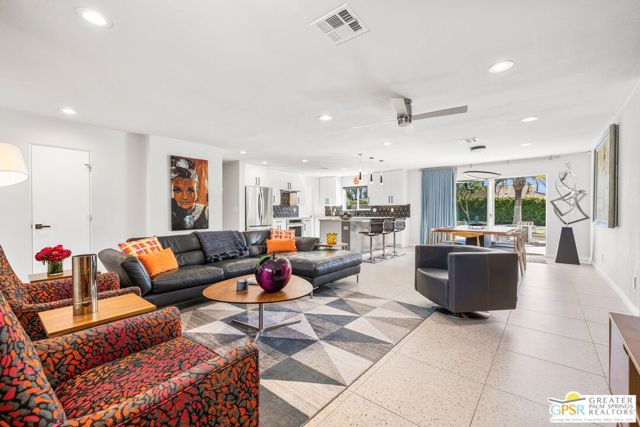 1244 S San Mateo Drive, Palm Springs CA: https://media.crmls.org/mediaz/e3b80497-035a-4a3c-83c2-6ca826d1b72c.jpg