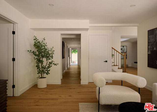 5271 Woodlake Avenue, Woodland Hills CA: https://media.crmls.org/mediaz/e3b8483f-e574-496f-b0d4-c2fe5e0933ae.jpg