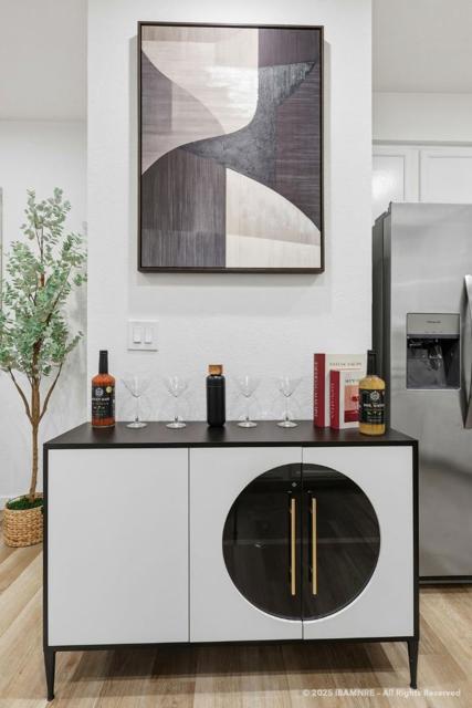 1400 El Camino Real, South San Francisco CA: https://media.crmls.org/mediaz/e3b9726d-b6e8-48f1-afbb-7c80078e8ab7.jpg