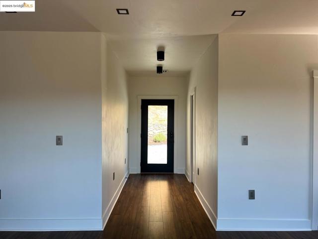 110 Duncan Hill RD, Auburn CA: https://media.crmls.org/mediaz/e3b9e35f-df42-43e3-9684-f888bb48a0ef.jpg