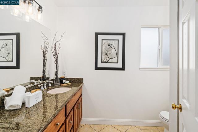 1950 Emerald St, Concord CA: https://media.crmls.org/mediaz/e3bb016b-a0a9-45f9-9ab6-2c9d1155d46b.jpg