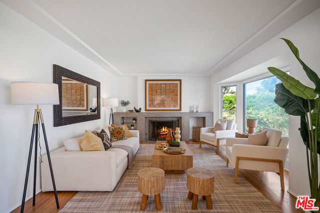 7145 Trask Avenue, Playa del Rey CA: https://media.crmls.org/mediaz/e3bb1ecf-66df-445f-94a8-13df7f5107dc.jpg