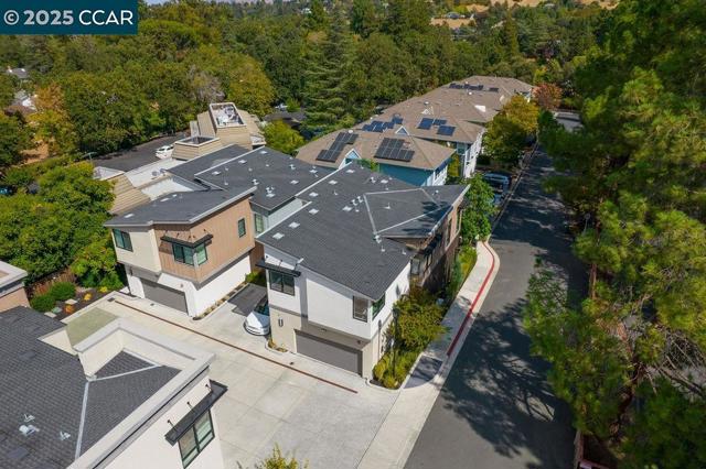 44 Analisa Ln, Walnut Creek CA: https://media.crmls.org/mediaz/e3bb4b12-deb8-4030-9f9f-99f58eb89afb.jpg