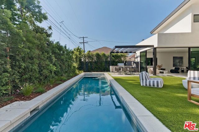 2831 Malcolm Avenue, Los Angeles CA: https://media.crmls.org/mediaz/e3bb6e2f-264a-4210-90ec-044ca6d4f32e.jpg