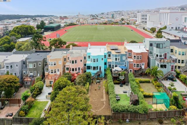 658 30Th Ave, San Francisco CA: https://media.crmls.org/mediaz/e3bc211a-f47b-4ab7-9218-3a670ab5493c.jpg
