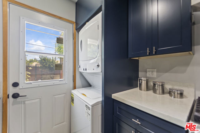 17660 Martha Street, Encino CA: https://media.crmls.org/mediaz/e3bc7cad-0e25-446e-897b-dc95d82ac2a9.jpg