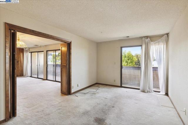 26937 Hayward Blvd, Hayward CA: https://media.crmls.org/mediaz/e3bd6412-ffbf-44ea-ae62-ac4d72c8b261.jpg