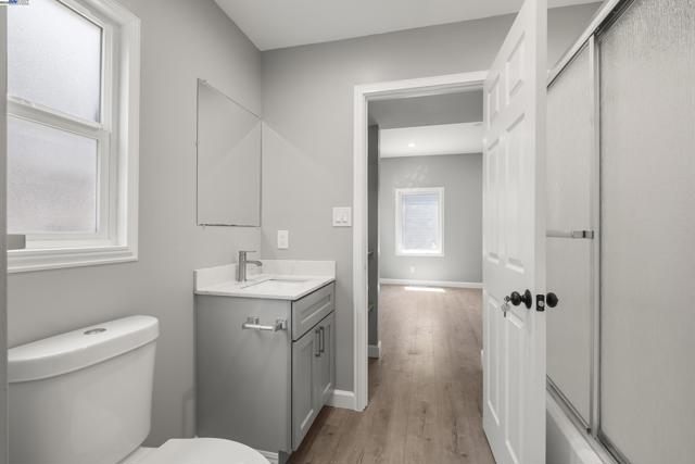 193 W Macarthur Blvd, Oakland CA: https://media.crmls.org/mediaz/e3bdf4f9-c1c0-4894-afd0-6f9f2553ba3e.jpg