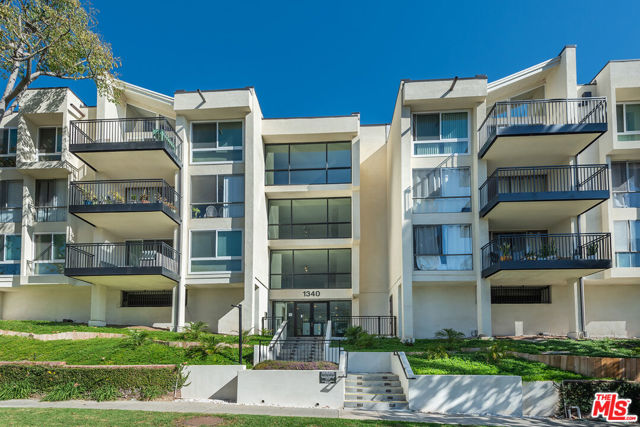 1340 S Beverly Glen Boulevard, Los Angeles CA: https://media.crmls.org/mediaz/e3be575b-2200-439c-8a9b-fc50af80f75c.jpg