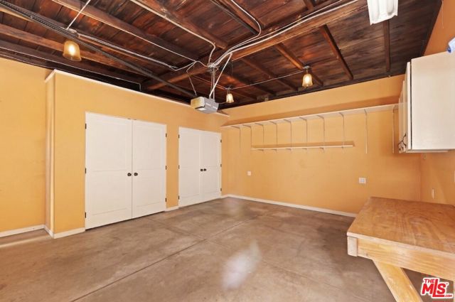 112 N Valley Street, Burbank CA: https://media.crmls.org/mediaz/e3bebd40-8ef5-4538-b71d-8eef7926574f.jpg